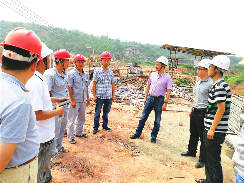 集團(tuán)第二檢查組檢查市保安服務(wù)公司、華源水投安全生產(chǎn)和防汛減災(zāi)等各項(xiàng)工作