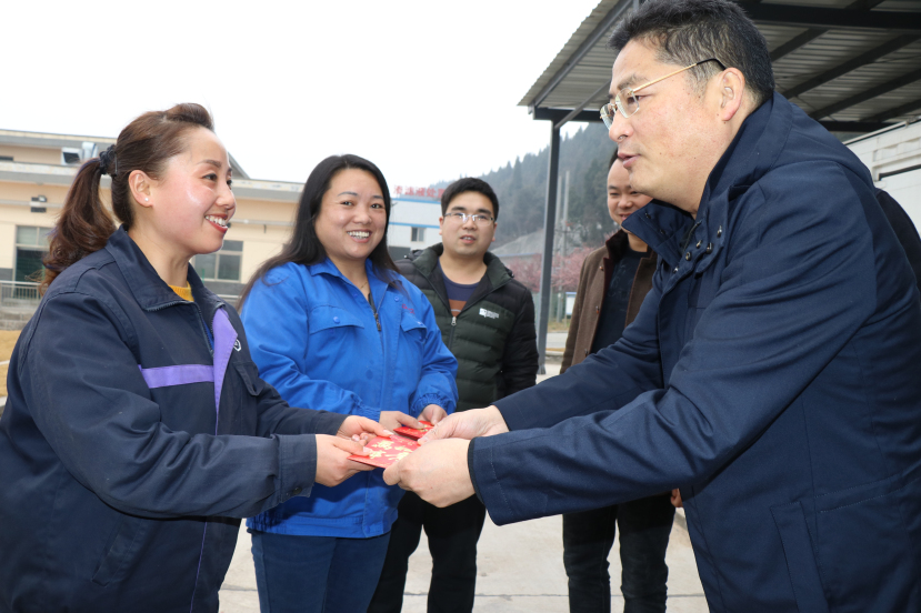 新春送祝福，真情暖人心，集團(tuán)公司領(lǐng)導(dǎo)送溫暖到一線(xiàn)