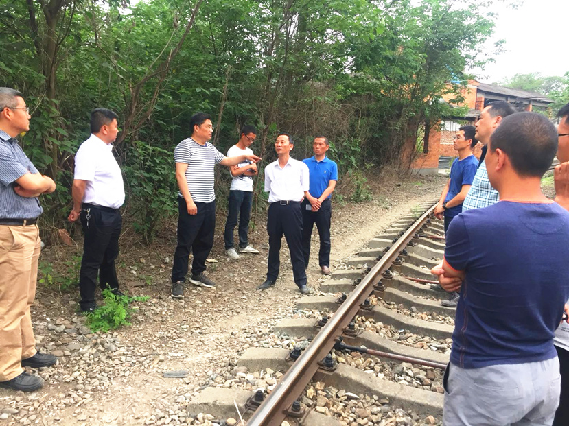 2018年5月8日 大力推進(jìn)黑臭水體治理，打贏環(huán)保攻堅戰(zhàn)3_副本