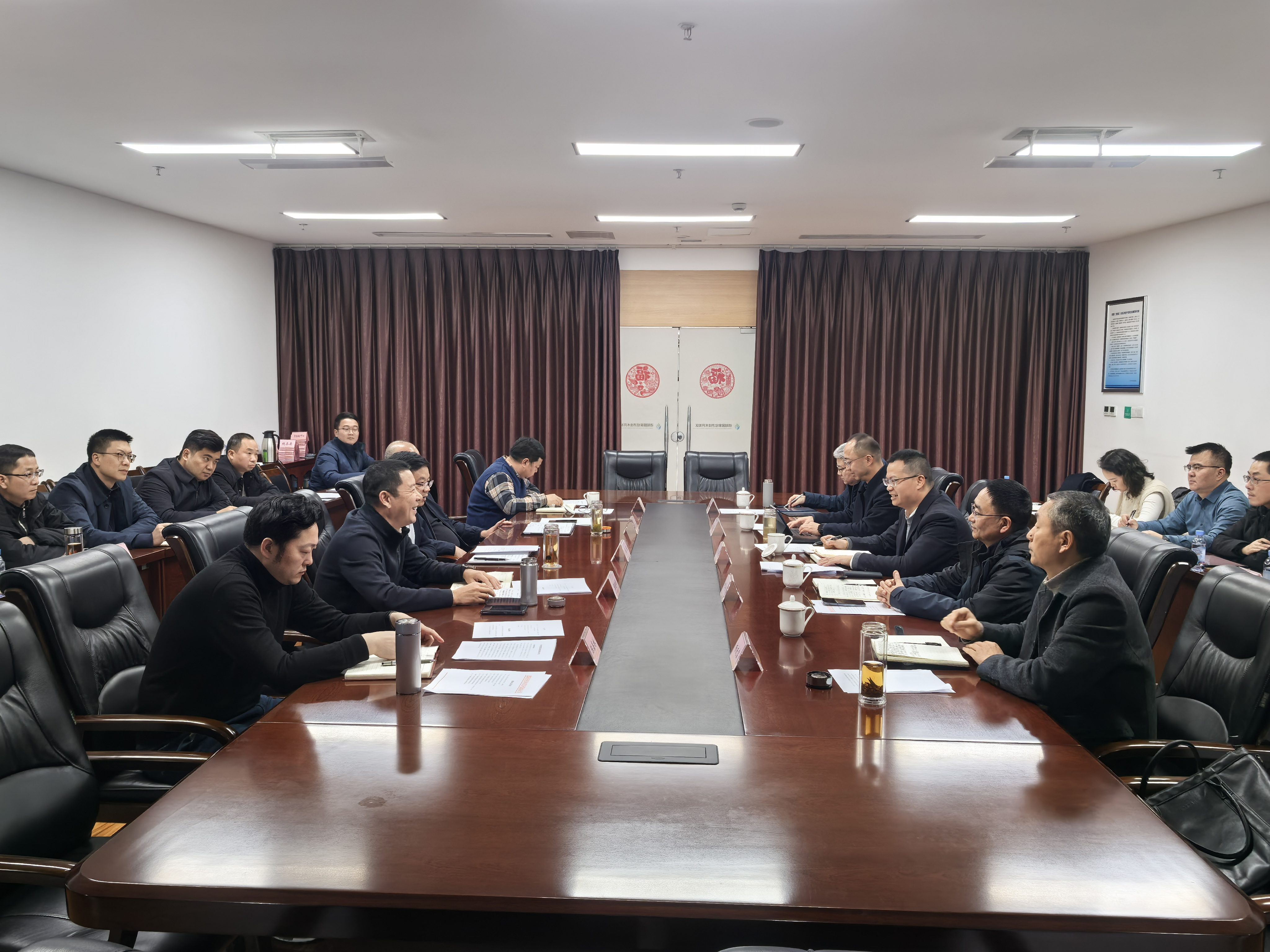 【攜手并進(jìn)，共創(chuàng)未來(lái)】德陽(yáng)發(fā)展集團(tuán)拜訪(fǎng)德陽(yáng)經(jīng)開(kāi)區(qū)共商深度合作與發(fā)展