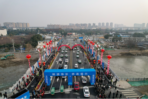 奮戰(zhàn)開門紅 |玉妃新橋通車！國信建設(shè)公司匠心筑就綿竹新地標(biāo)