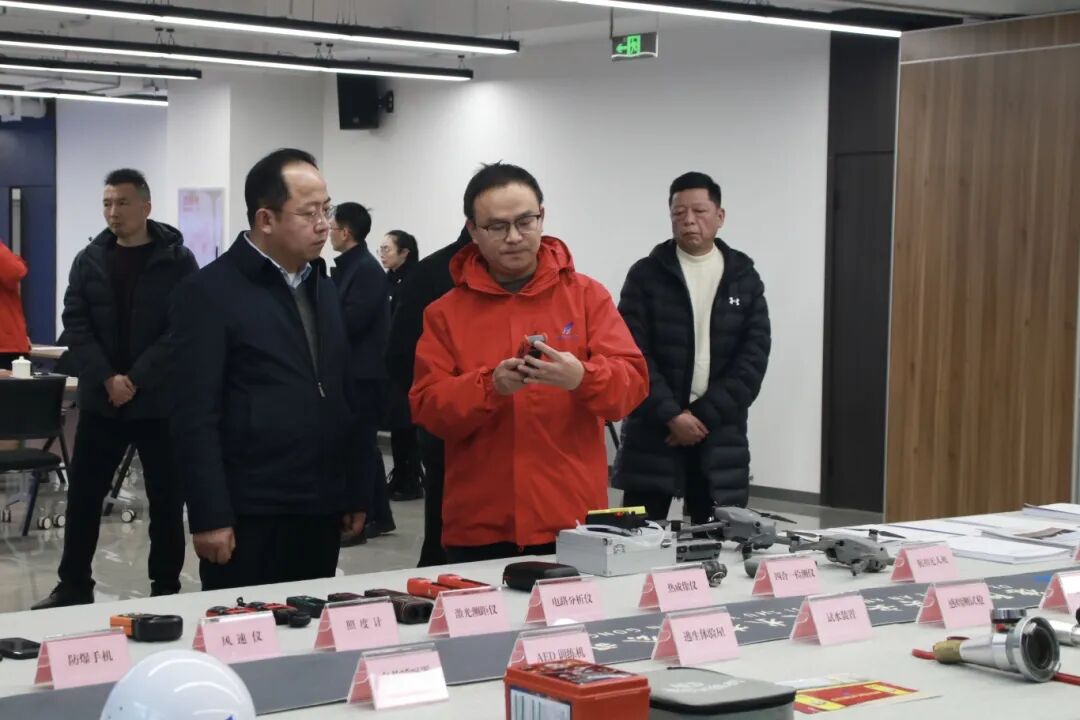 德陽市委常委、常務(wù)副市長李江波赴科安公司調(diào)研